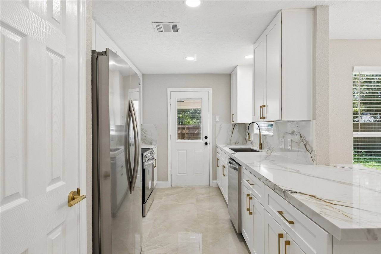 5309 Pennystone Way - Photo 6 of 10