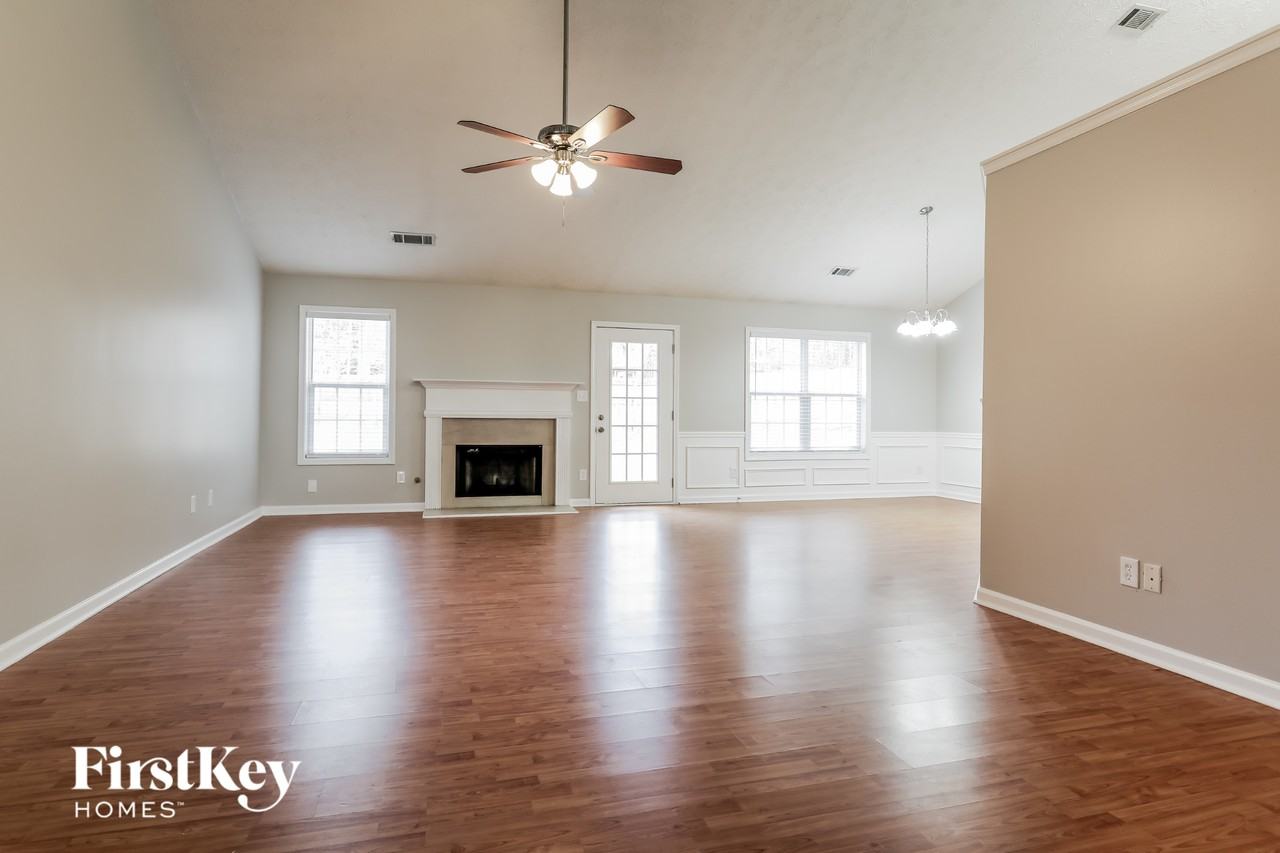 1654 Amhearst Walk Rd - Photo 2 of 15