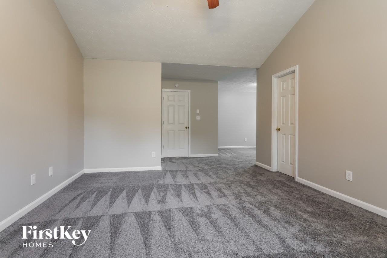 1654 Amhearst Walk Rd - Photo 5 of 15