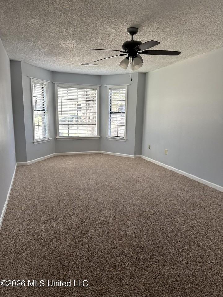 3245 Edenshire Ln - Photo 3 of 12