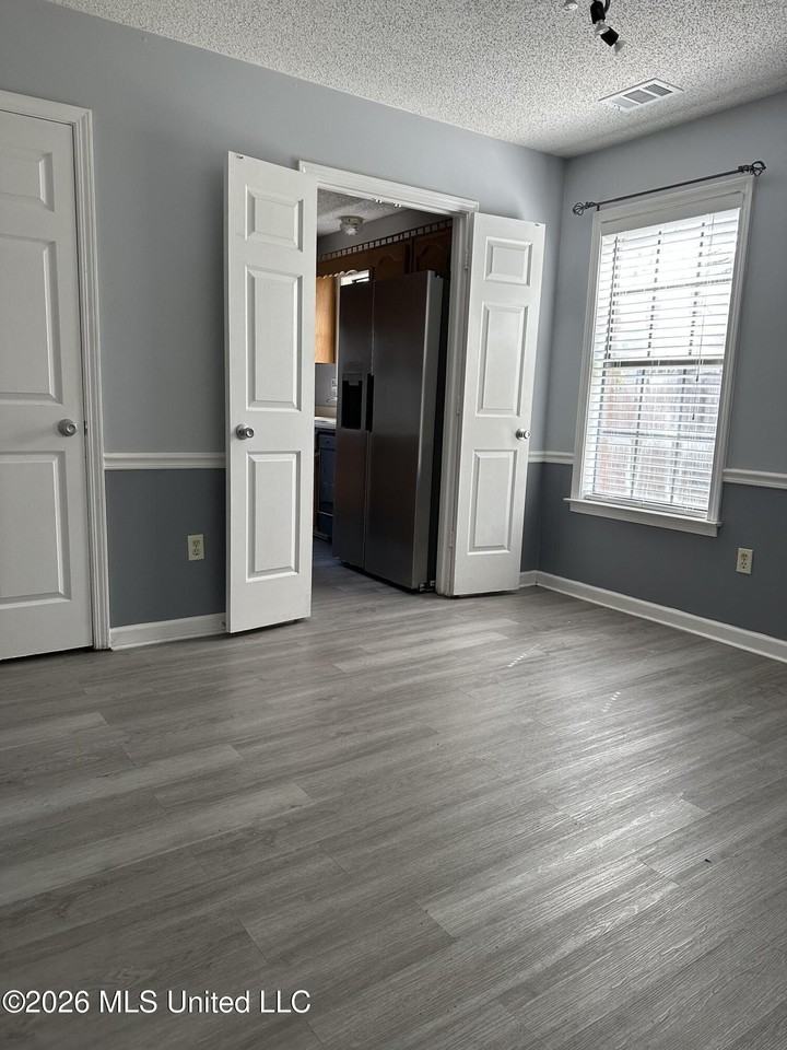 3245 Edenshire Ln - Photo 5 of 12