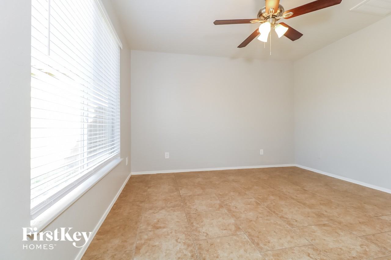 12320 N 147th Ln - Photo 6 of 13