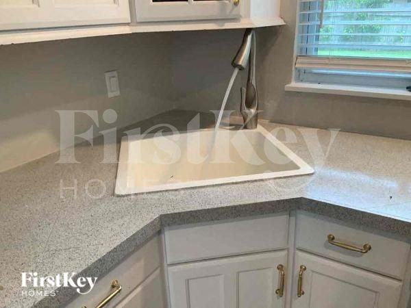 9149 Sunrise Dr - Photo 4 of 11