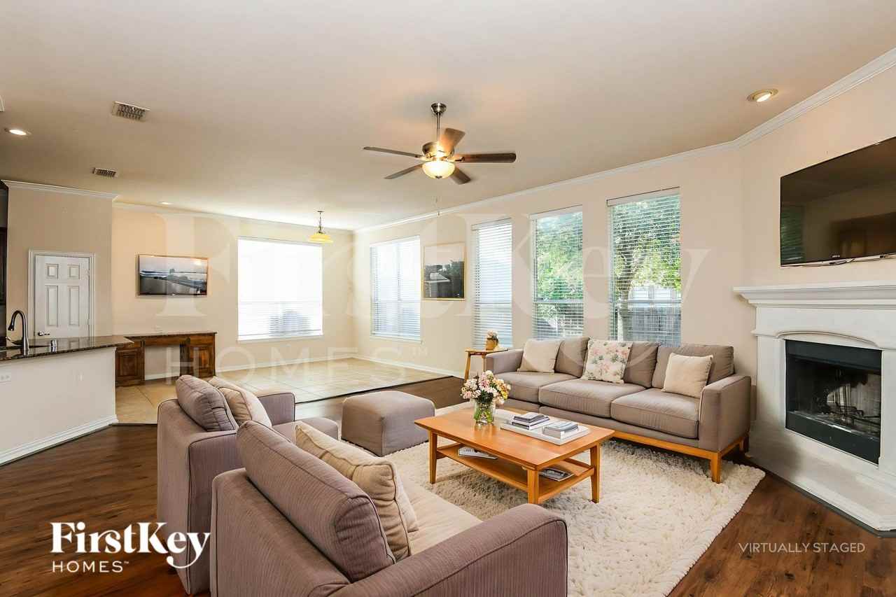 2916 Softwood Cir - Photo 4 of 20