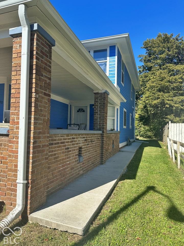 1220 W 30th St - Photo 3 of 30