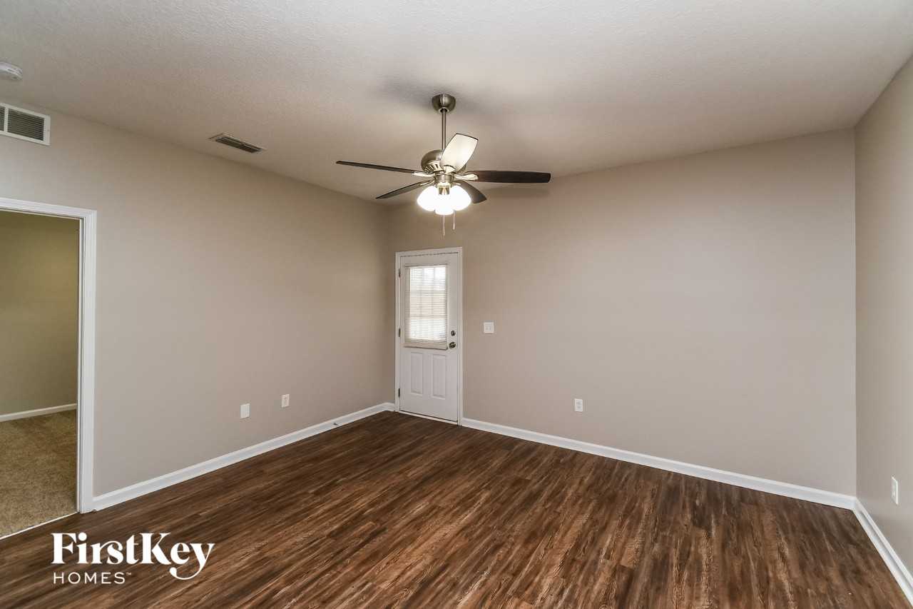 8151 Oden Ave - Photo 3 of 15