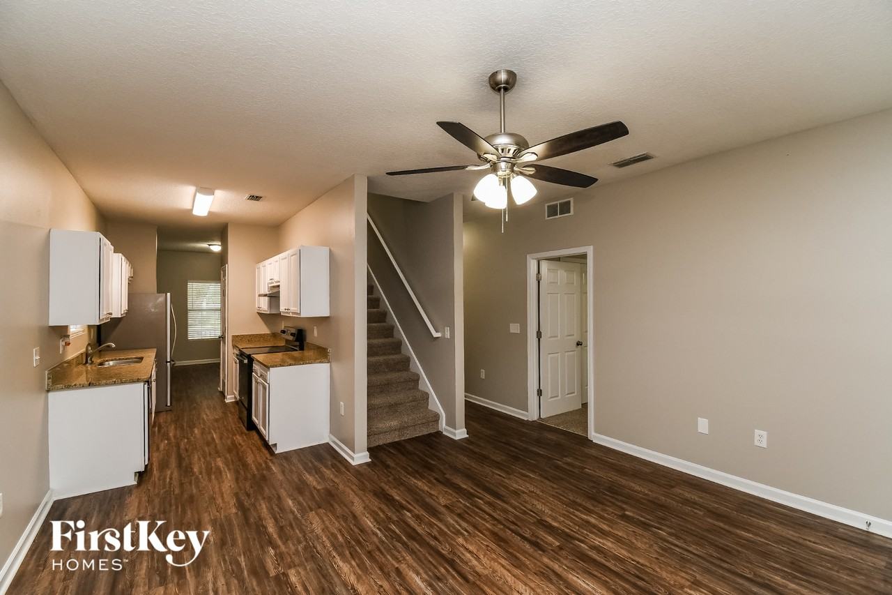8151 Oden Ave - Photo 4 of 15