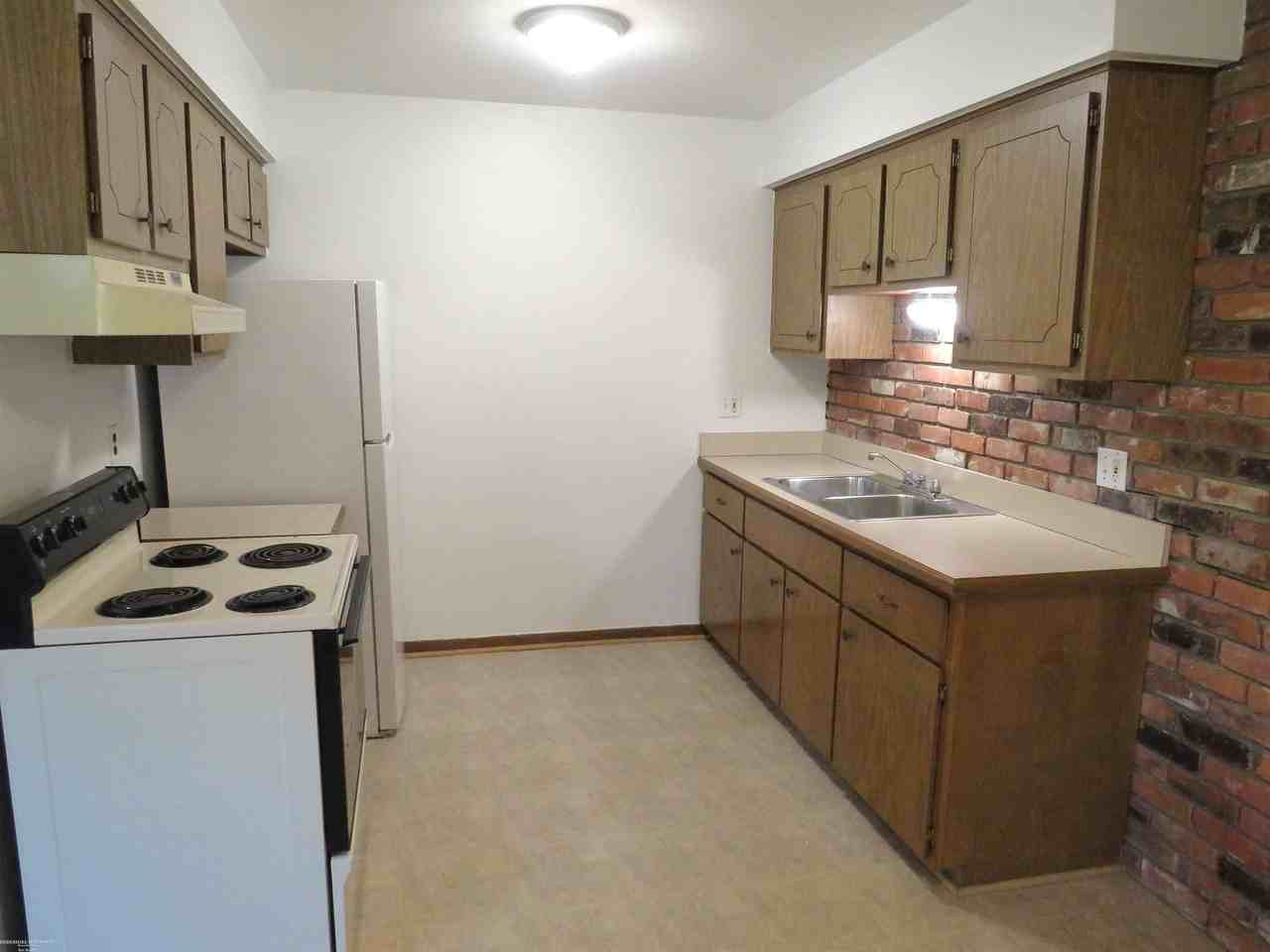 11025 Janis St - Photo 5 of 10