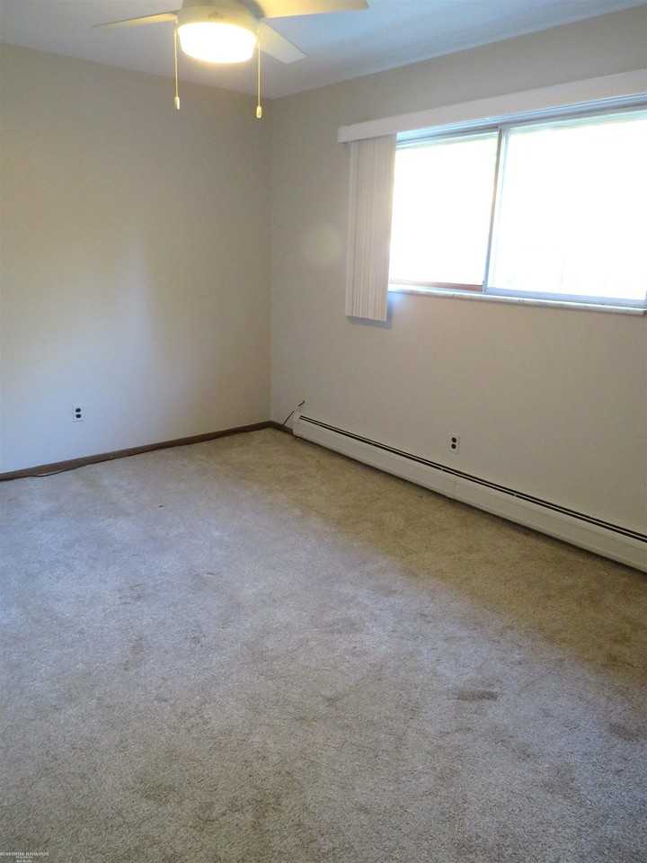 11025 Janis St - Photo 7 of 10