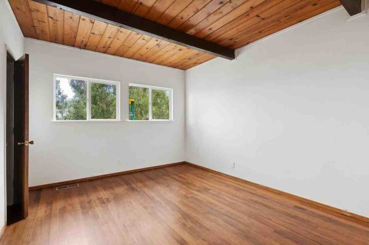 274 Sterling Ave - Photo 4 of 11