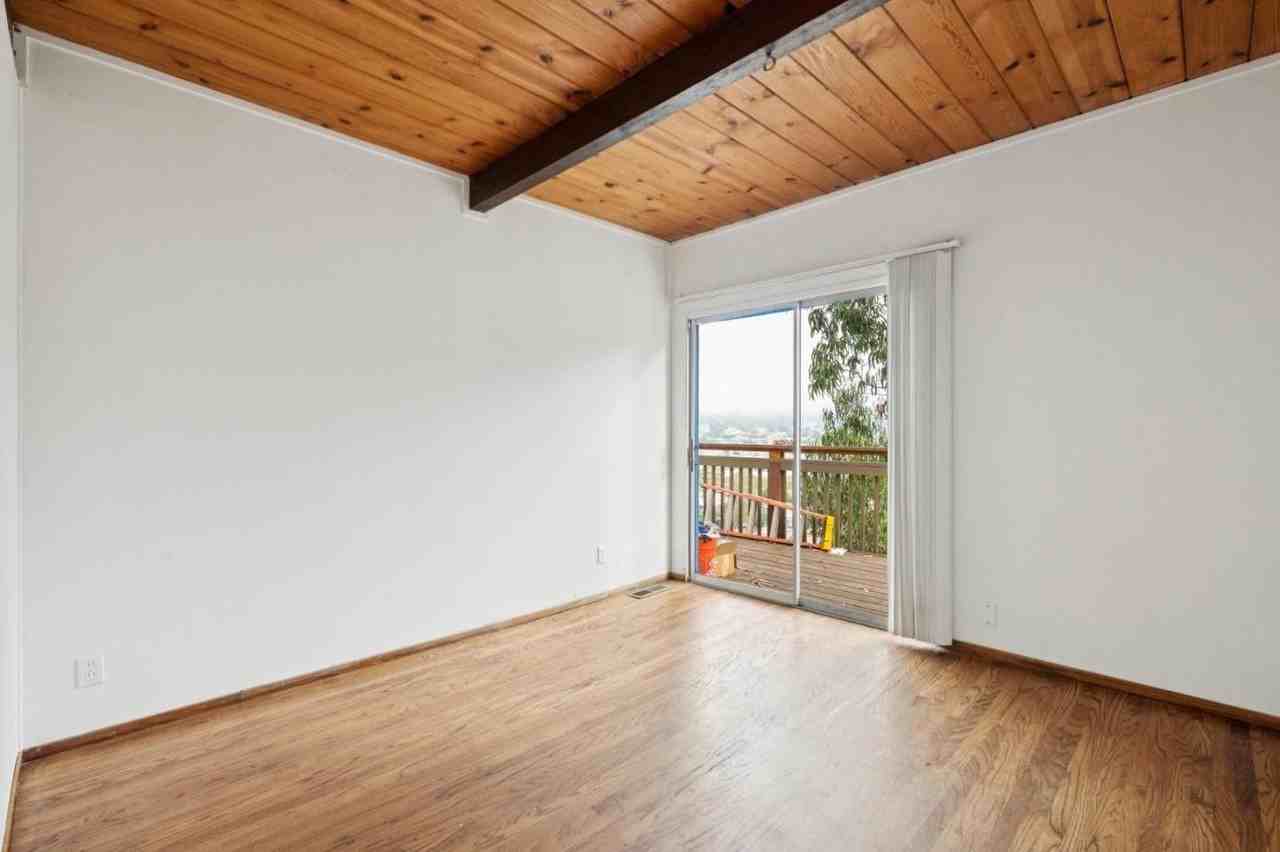 274 Sterling Ave - Photo 6 of 11