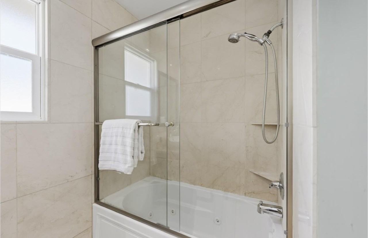 4258 Jefferson Ave - Photo 4 of 13