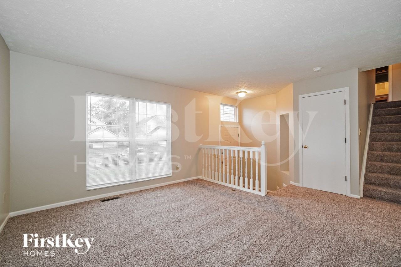 851 Spivey Ln - Photo 4 of 16