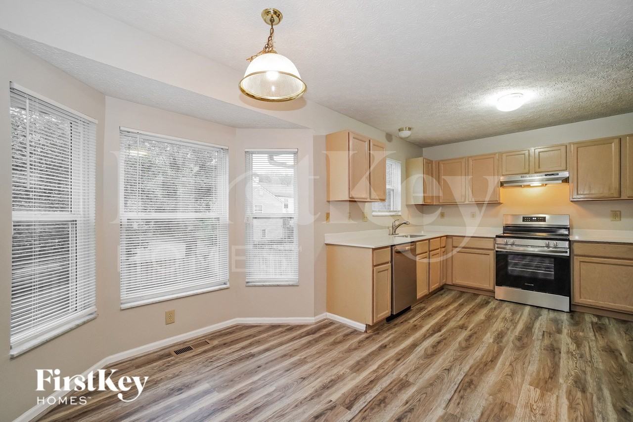 851 Spivey Ln - Photo 6 of 16