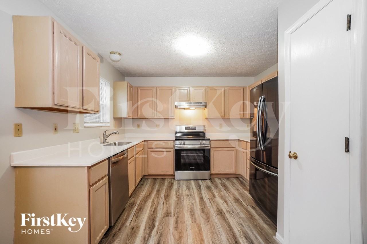 851 Spivey Ln - Photo 7 of 16