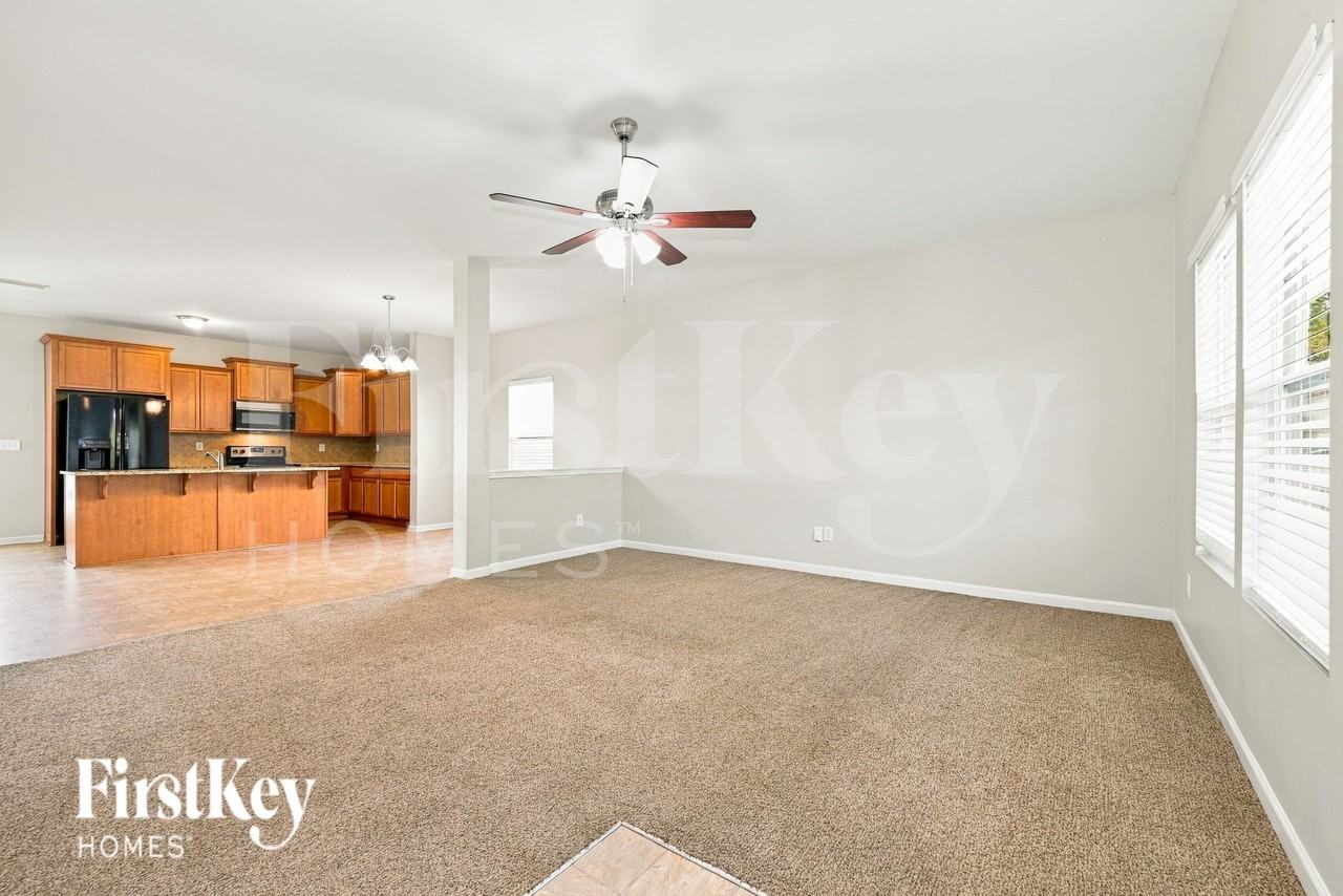 504 Landis Oak Way - Photo 4 of 16
