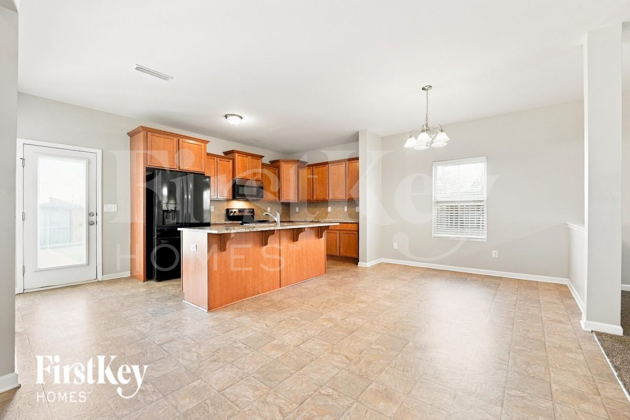 504 Landis Oak Way - Photo 5 of 16