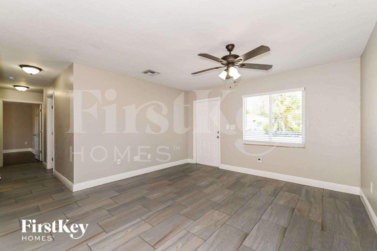 9050 San Carlos Blvd - Photo 3 of 17