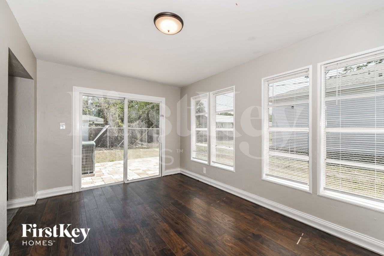 9050 San Carlos Blvd - Photo 6 of 17