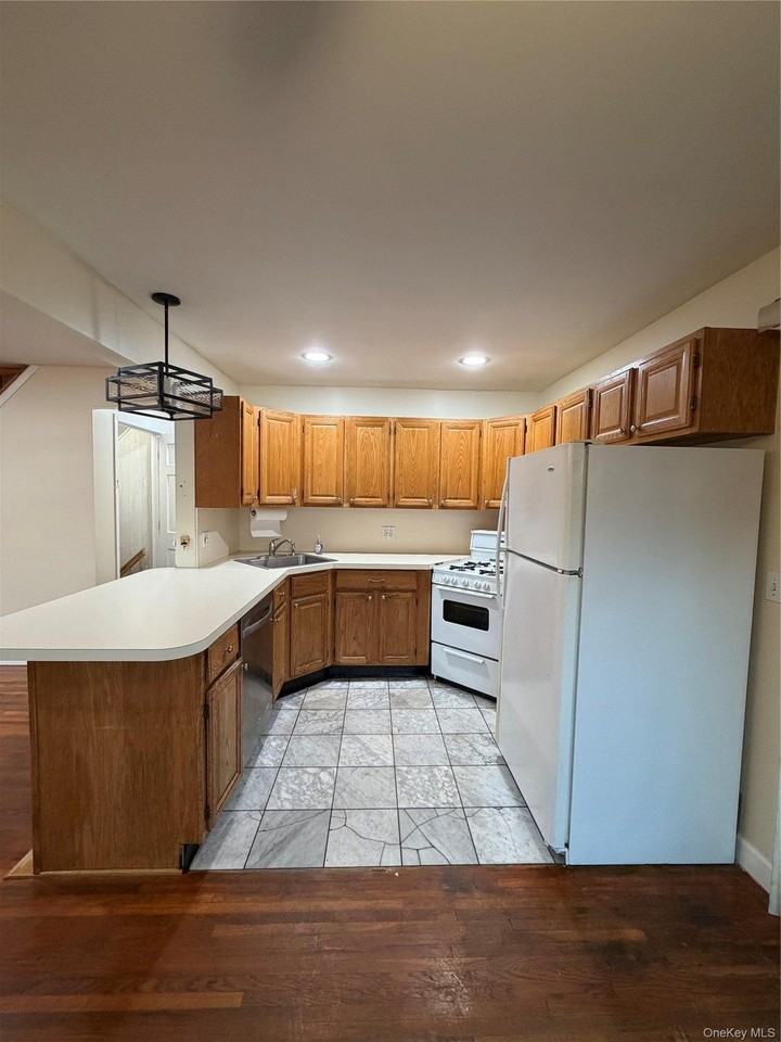 11 Ida Ave - Photo 7 of 16