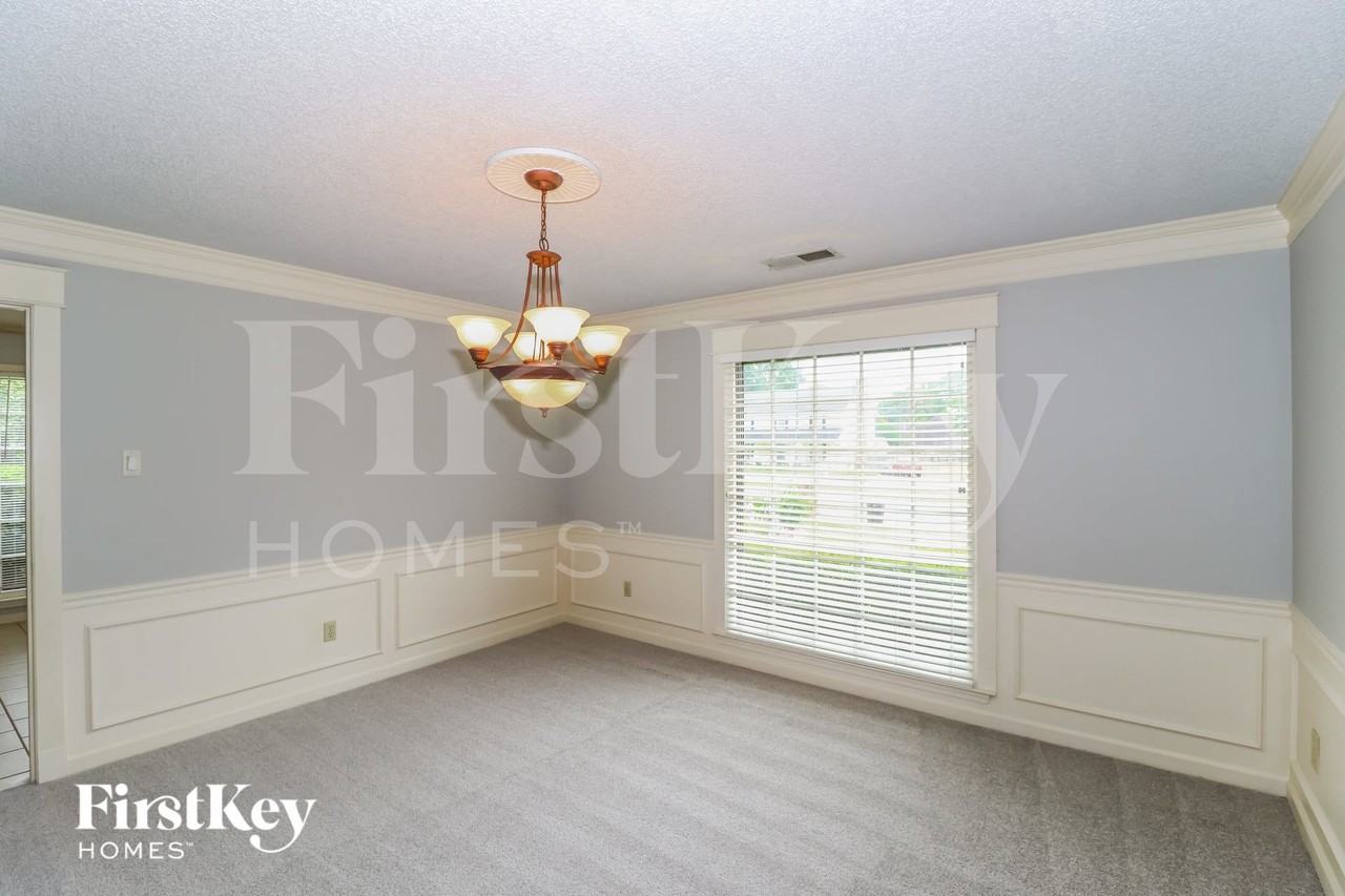 8508 Chimneyrock Blvd - Photo 5 of 15