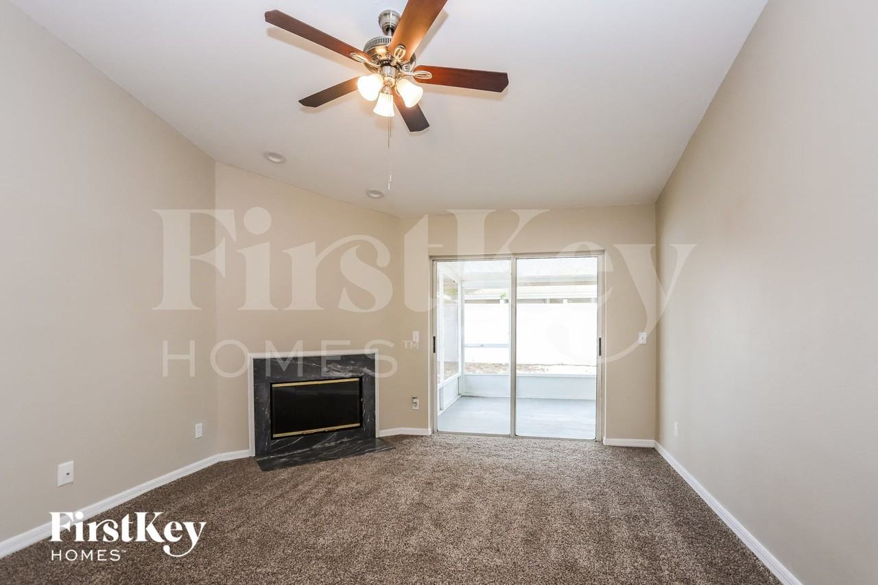 1718 Elk Spring Dr - Photo 2 of 15