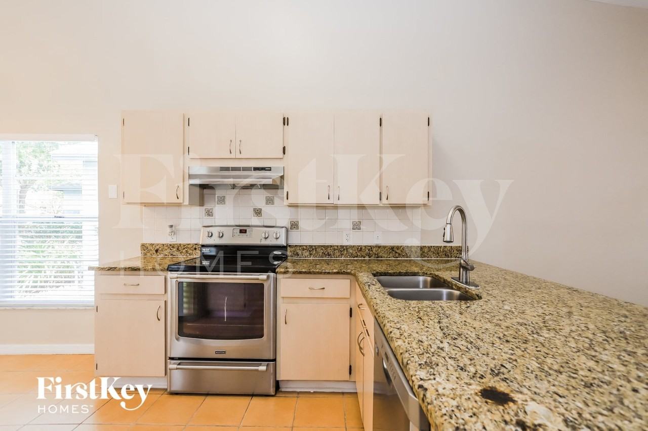 1718 Elk Spring Dr - Photo 4 of 15