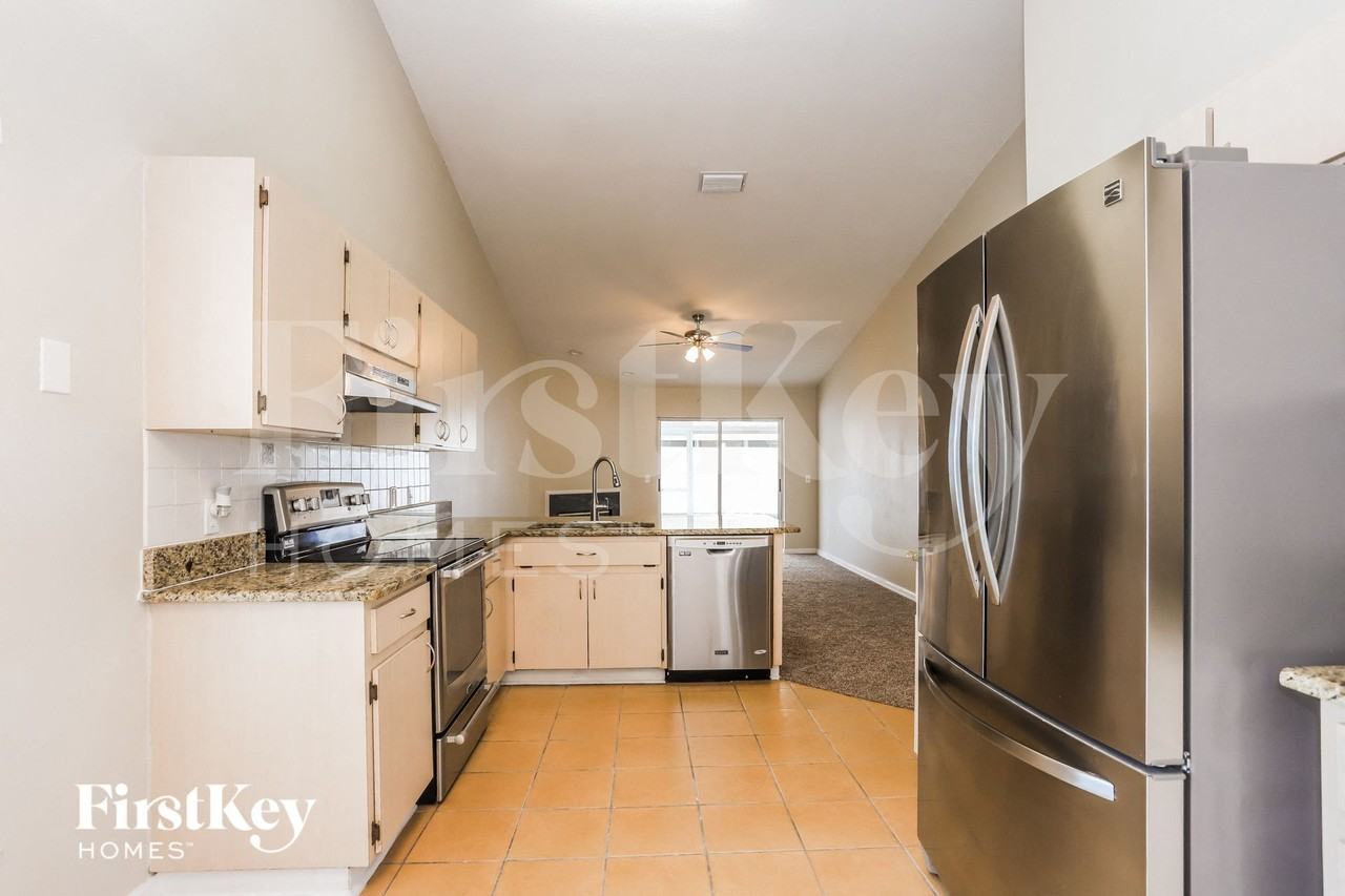 1718 Elk Spring Dr - Photo 5 of 15