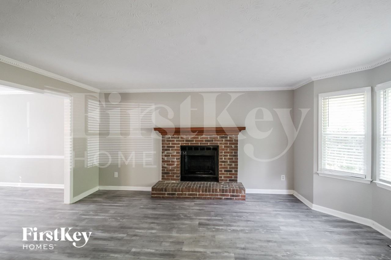 1748 Kelvin Dr - Photo 4 of 18