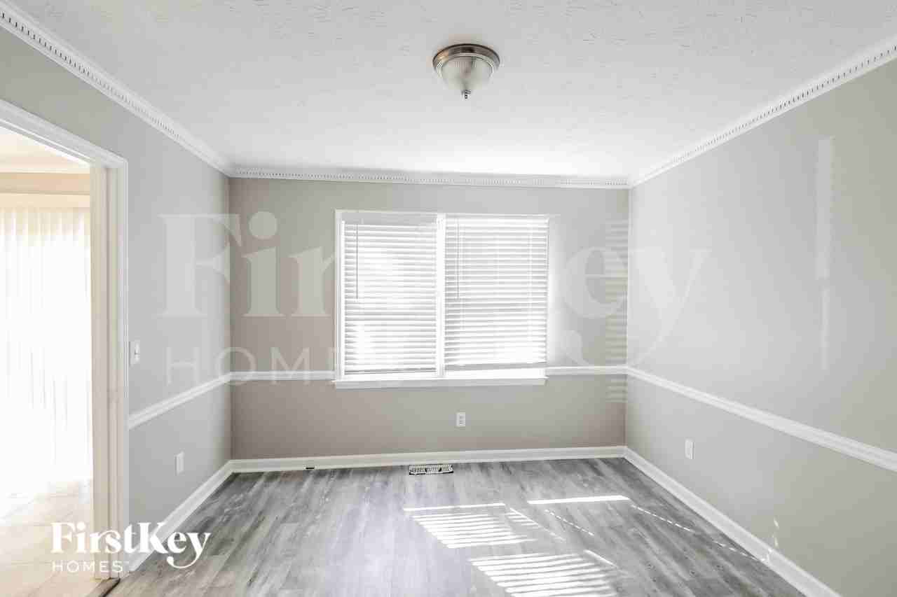 1748 Kelvin Dr - Photo 6 of 18