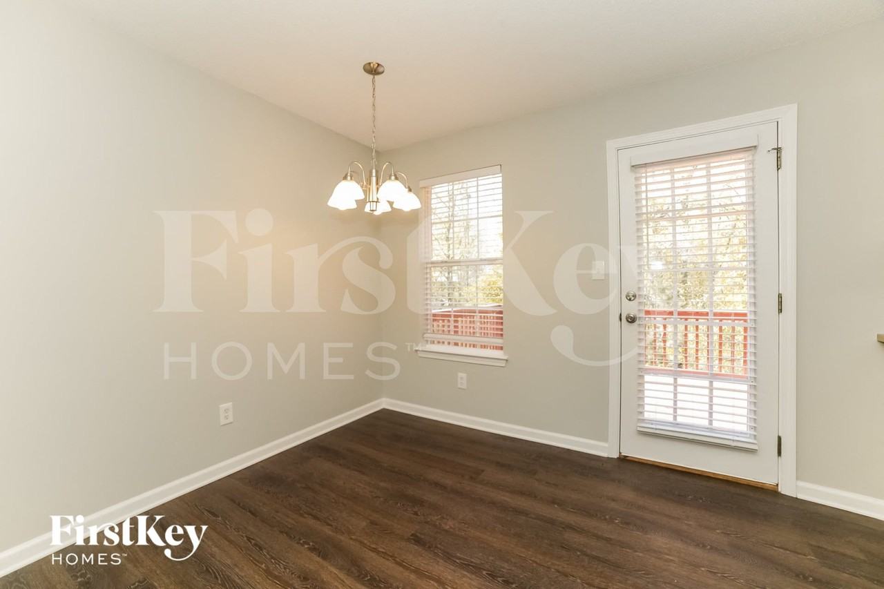 4425 Pipestone Pl - Photo 4 of 15