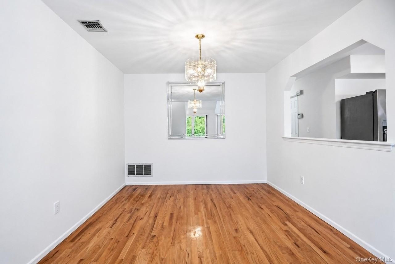 22 Ridgewood Dr - Photo 6 of 30