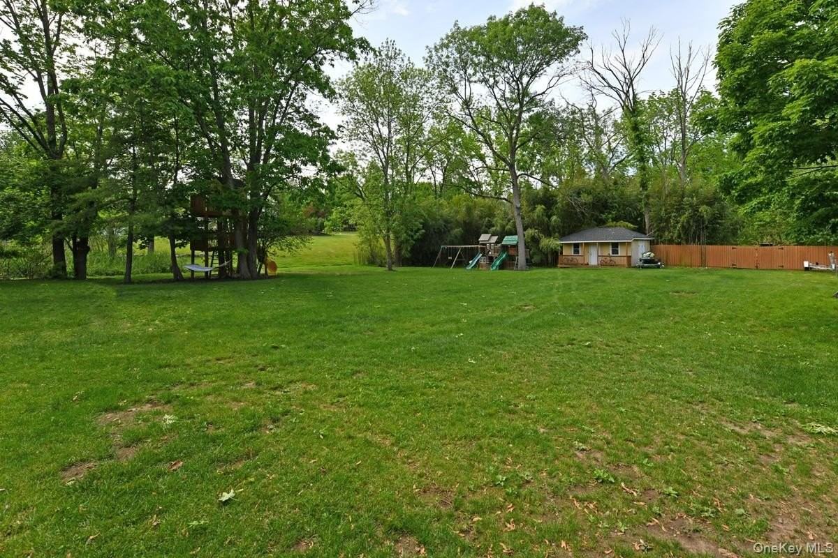 42 Willow Tree Rd - Photo 3 of 33