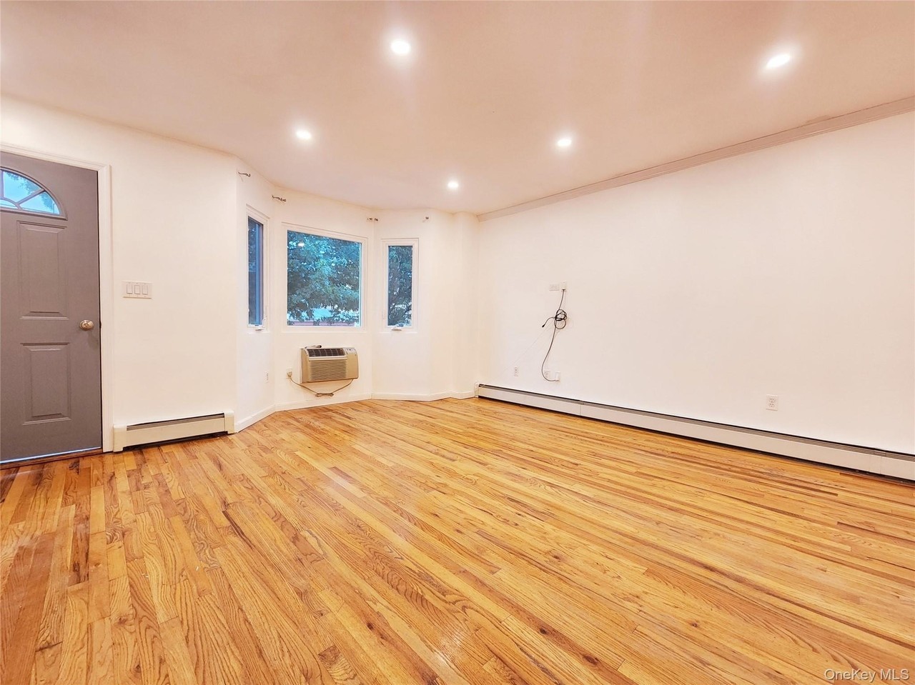 9408 89th Ave #1stFL - Photo 3 of 18