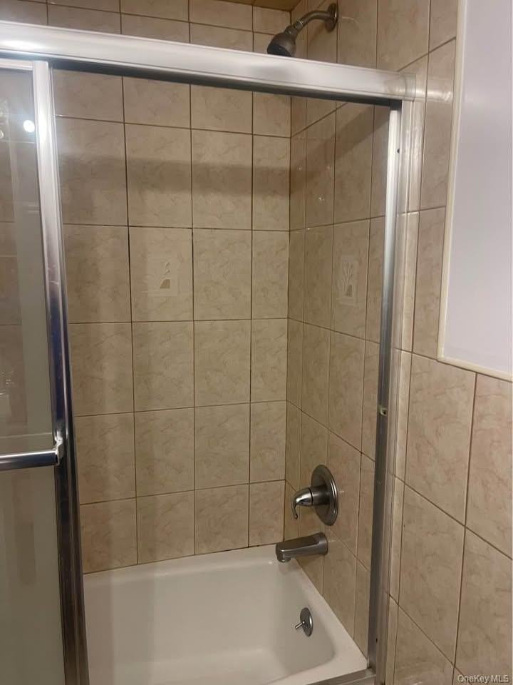 8833 80th St - Photo 3 of 3