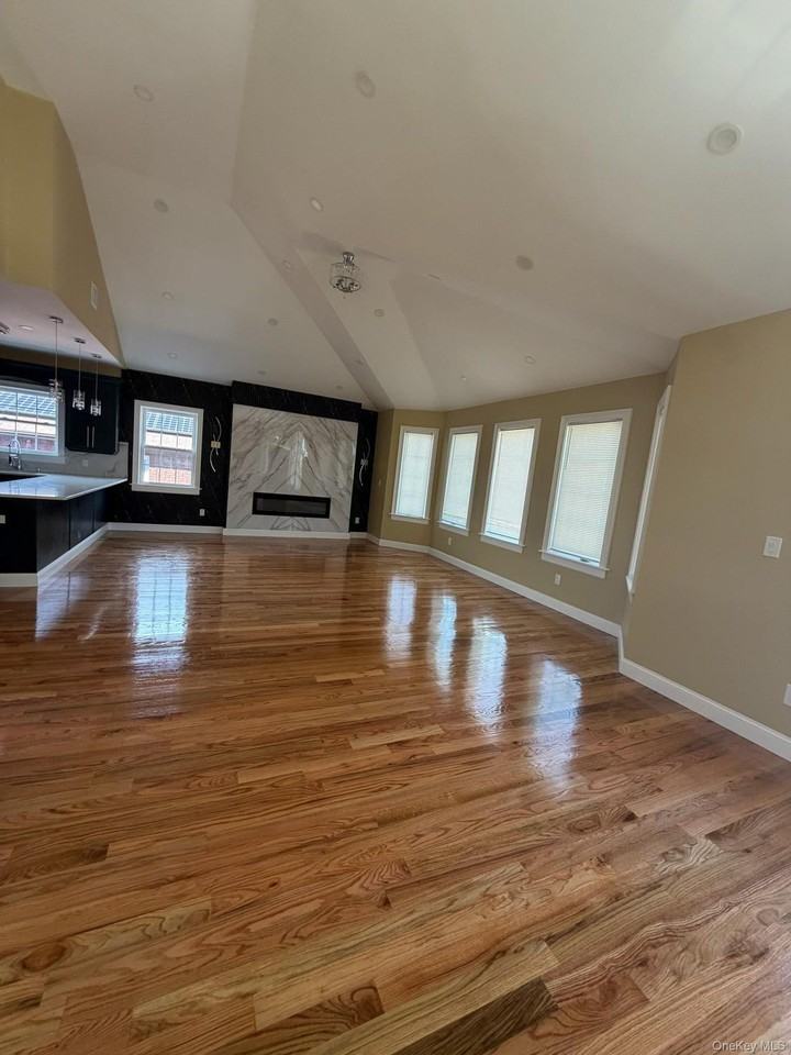 24712 139th Ave - Photo 6 of 8