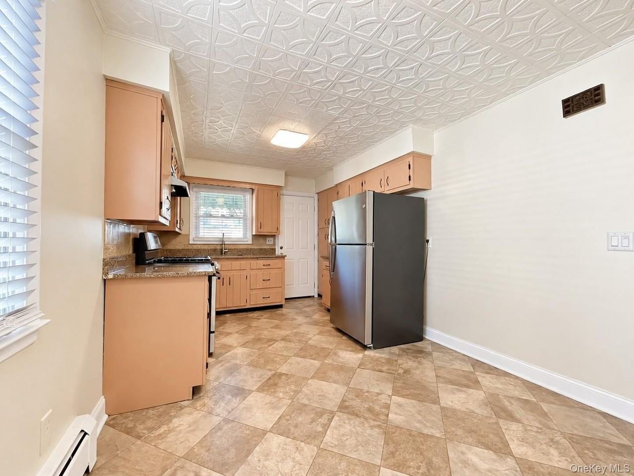 159 Elm Ave #1 - Photo 4 of 12