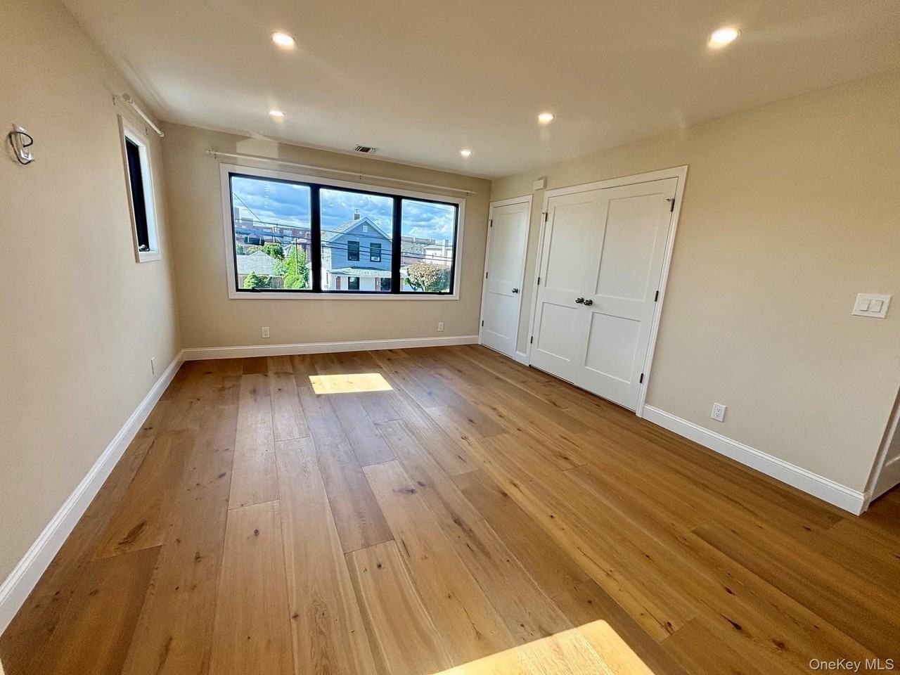 192 Roosevelt Ave #2 - Photo 5 of 16