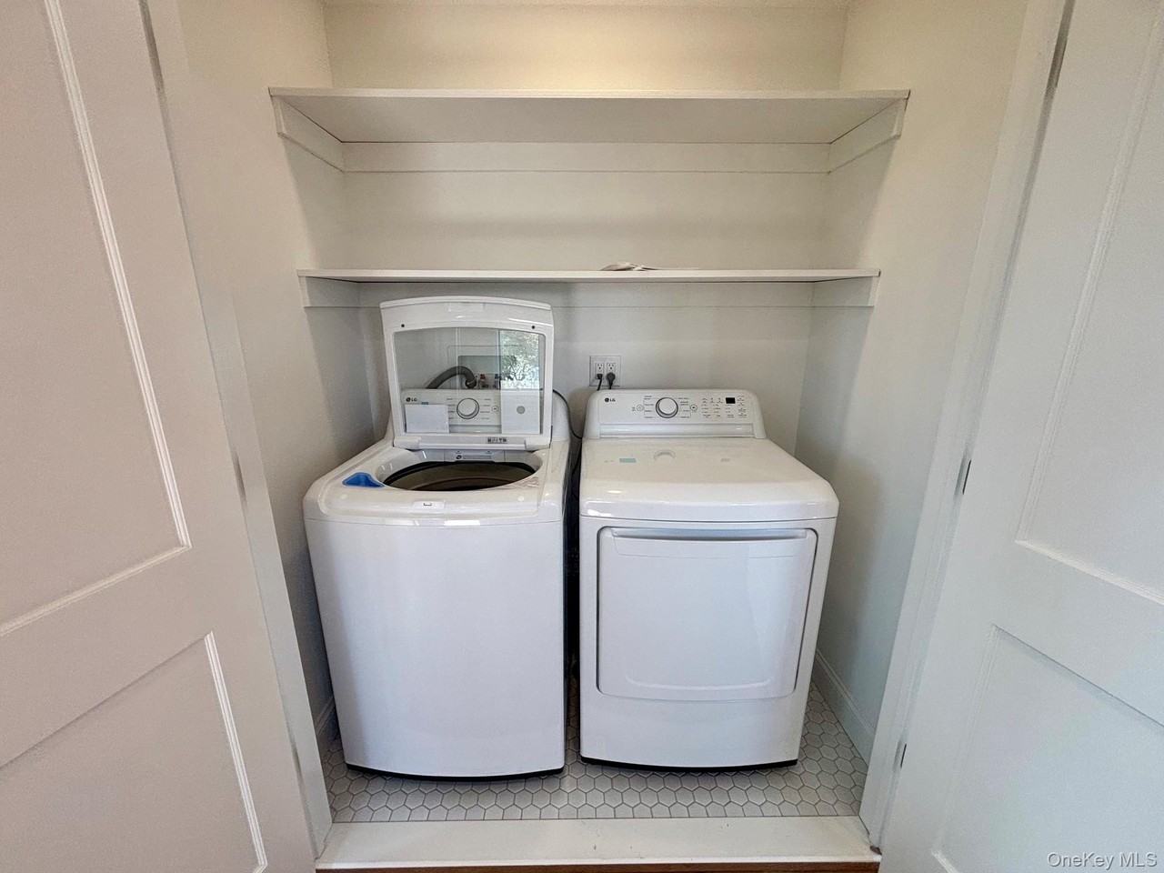 192 Roosevelt Ave #2 - Photo 6 of 16