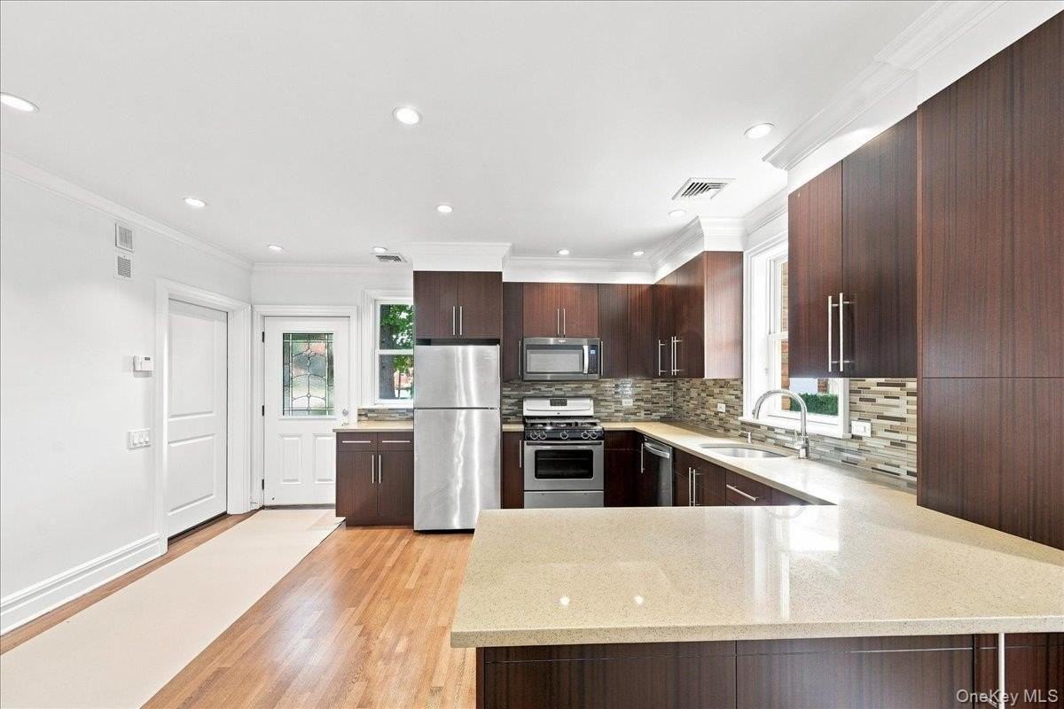3533 Ropes Ave - Photo 2 of 15