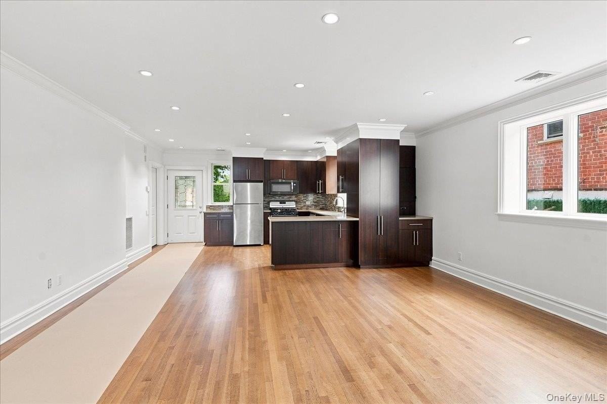3533 Ropes Ave - Photo 5 of 15