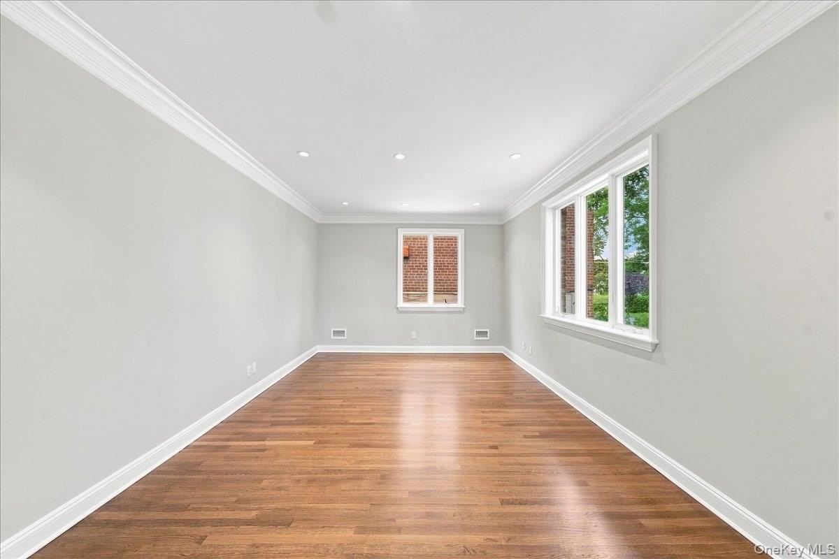 3533 Ropes Ave - Photo 7 of 19