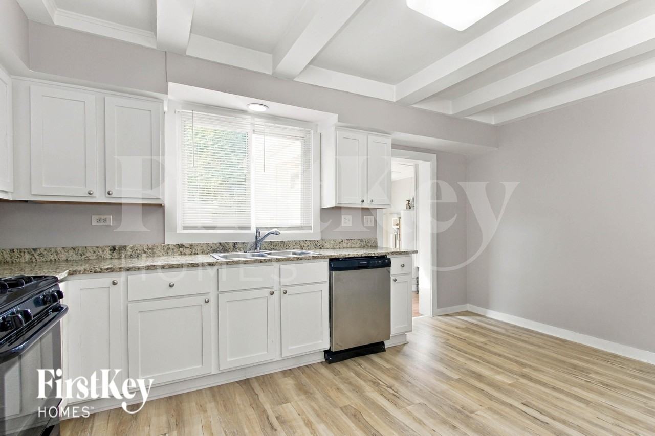 7932 Newland Ave - Photo 7 of 19