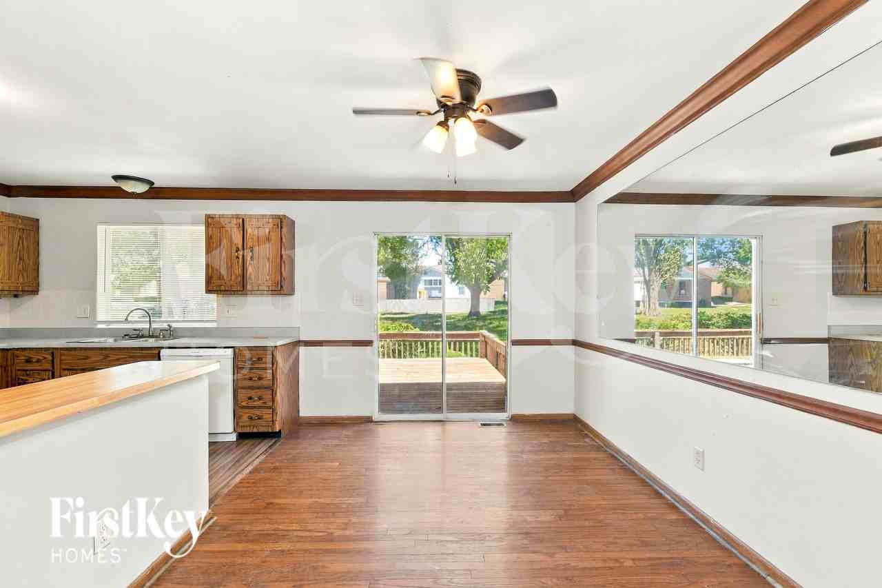 7011 Blue Mountain Dr - Photo 5 of 20