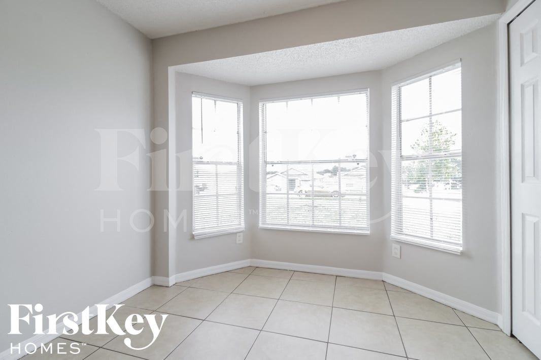 6500 Viewpoint Ct - Photo 4 of 16