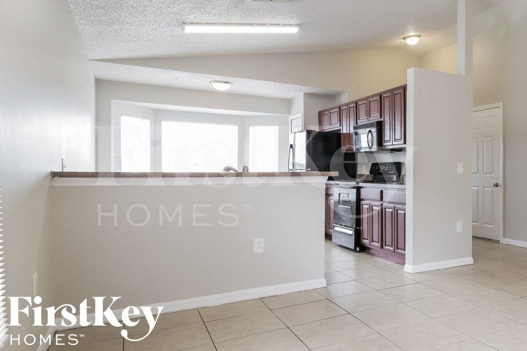 6500 Viewpoint Ct - Photo 7 of 16