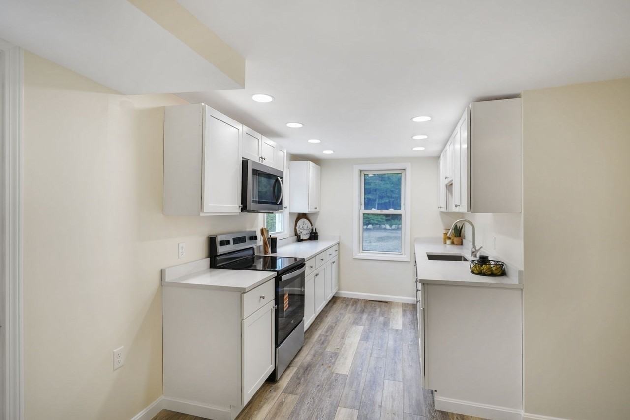1030 Oak St - Photo 7 of 20