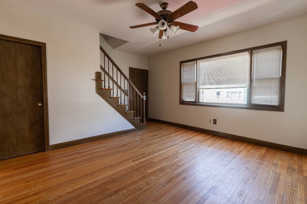 1129 Bedford St #2E - Photo 3 of 14
