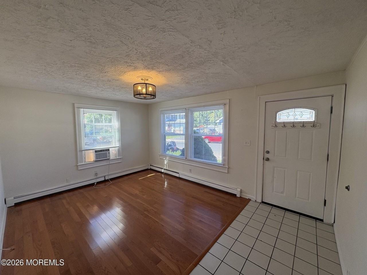 612 Campbell Ave #1 - Photo 4 of 24