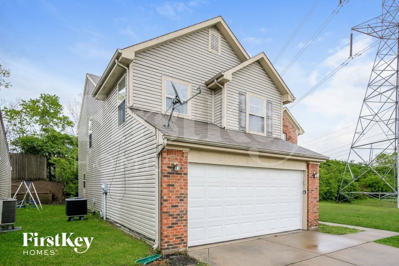 5323 Lakeside Manor Dr - Photo 2 of 15